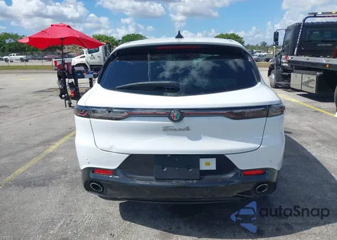 2024 Alfa Romeo Tonale Veloce z USA, uszkodzony, nr VIN ZASPATDW7R3051085